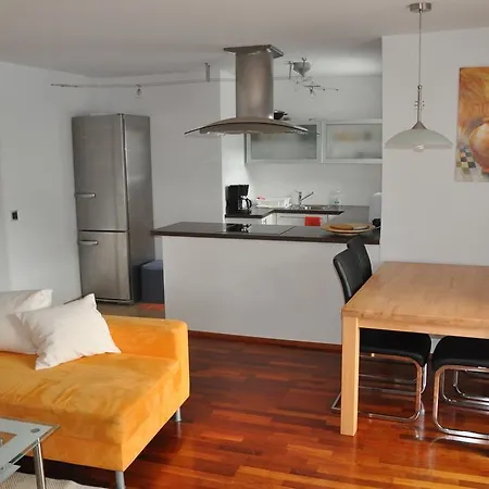 公寓 Cityxpress Zell Am *